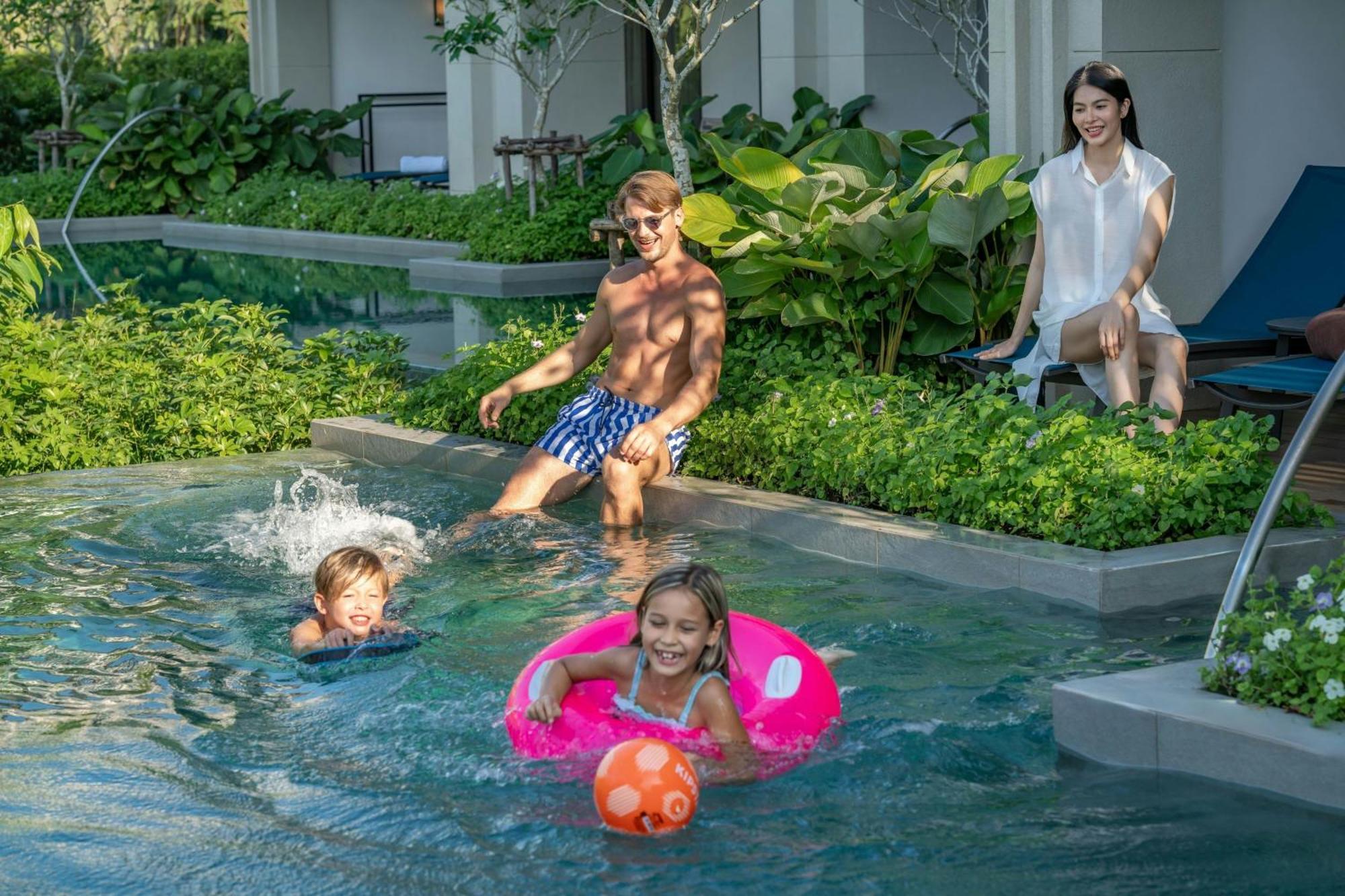 Khao Lak Marriott Beach Resort & Spa Exteriör bild
